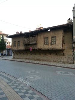 Tav�anl� Tarihi Ev